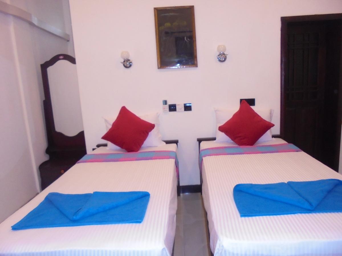 Surf Bay Resort Arugam Bay Esterno foto