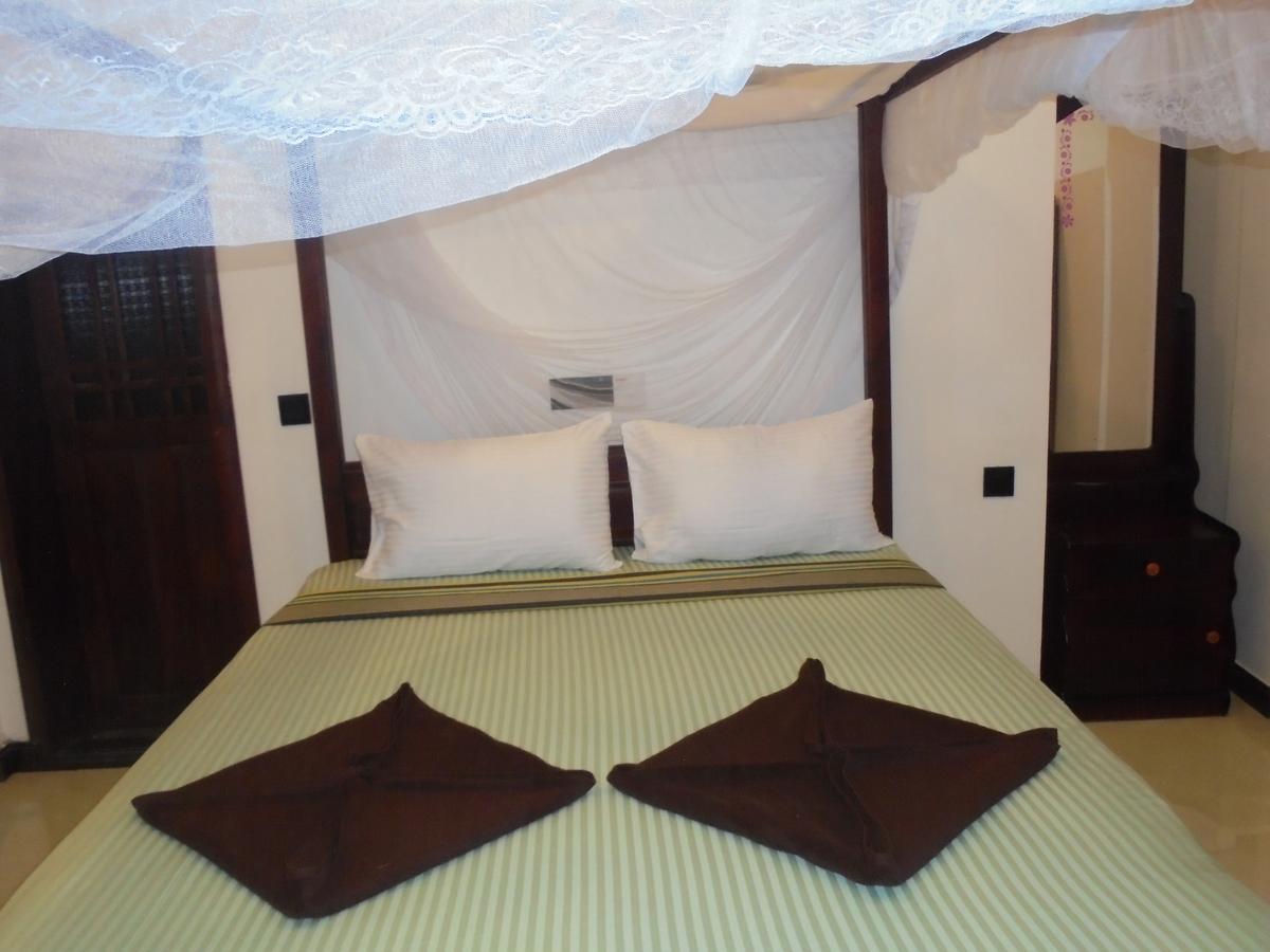 Surf Bay Resort Arugam Bay Esterno foto
