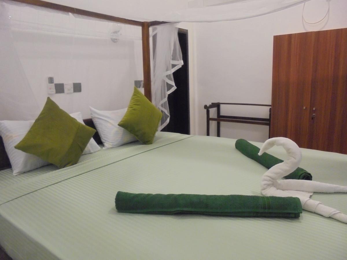 Surf Bay Resort Arugam Bay Esterno foto