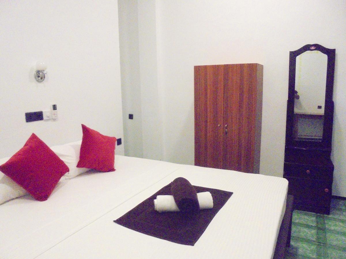 Surf Bay Resort Arugam Bay Esterno foto